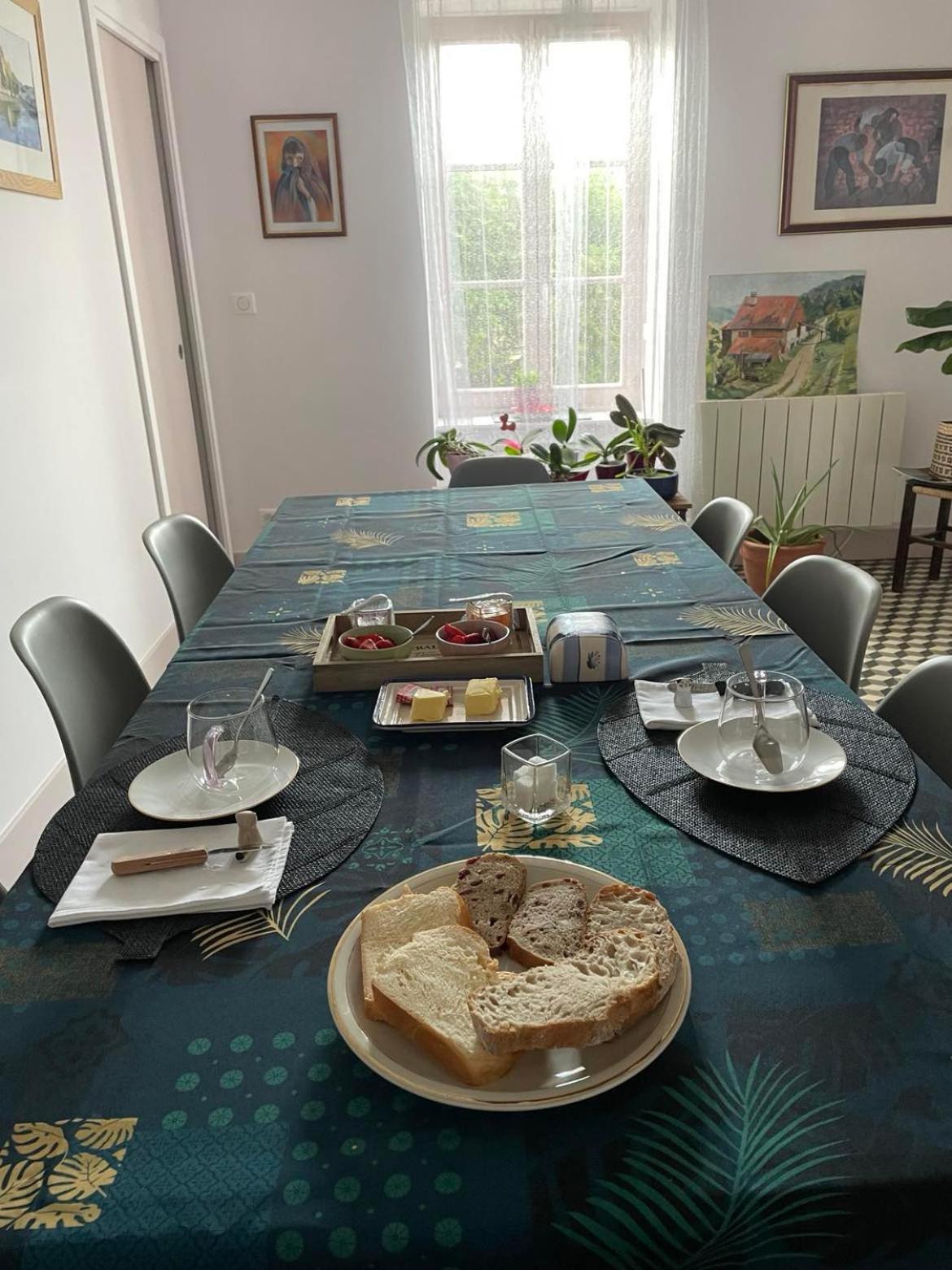 Les Agapanthes Bed and Breakfast Vaux-en-Beaujolais Exteriör bild