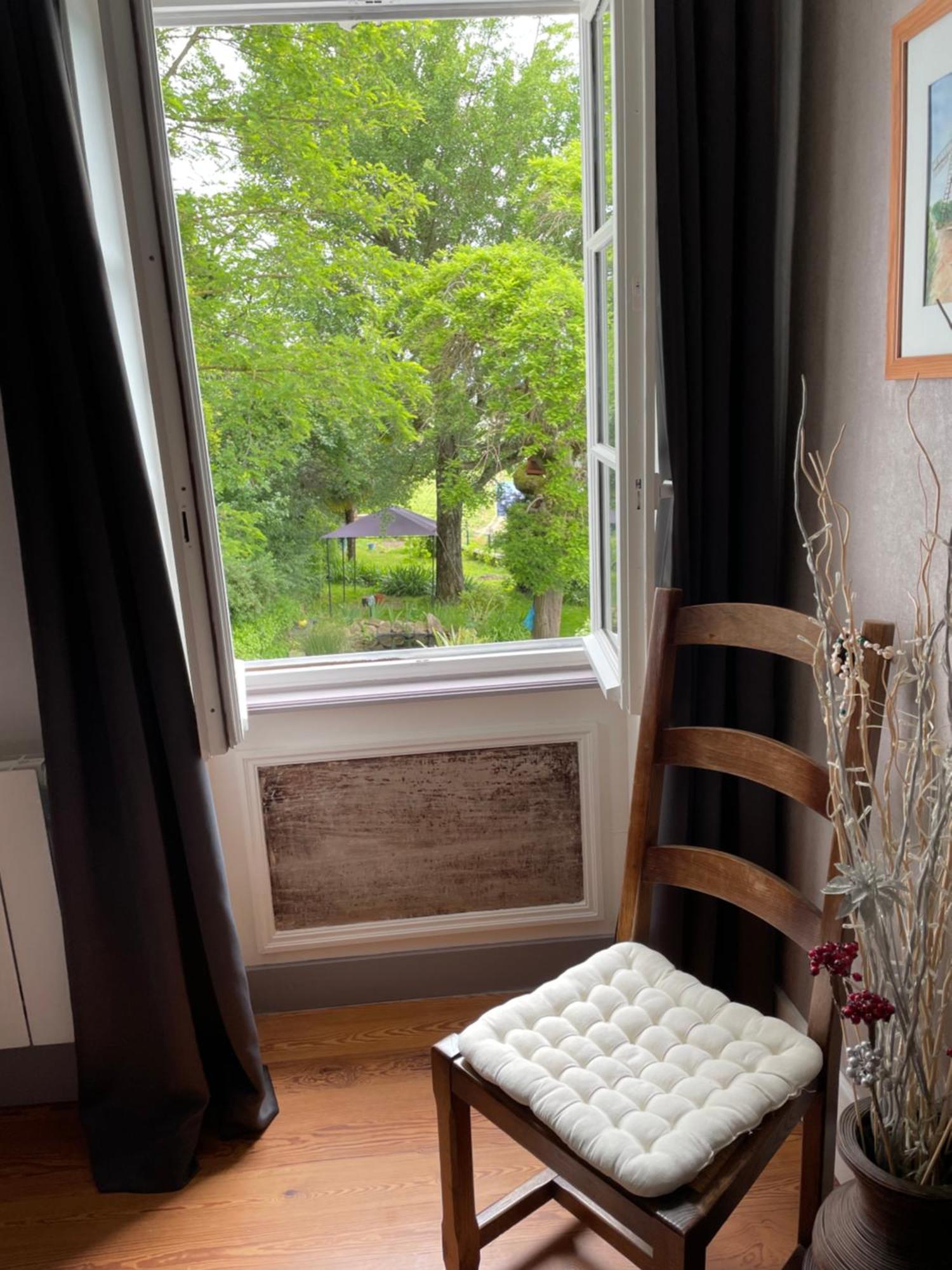 Les Agapanthes Bed and Breakfast Vaux-en-Beaujolais Exteriör bild